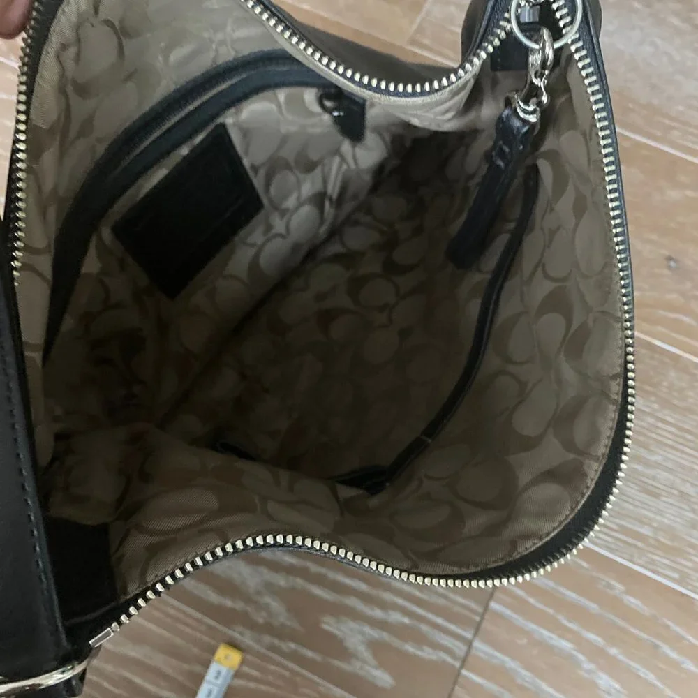 Coach Classic Leather Tote | Black - Picture 6 of 7